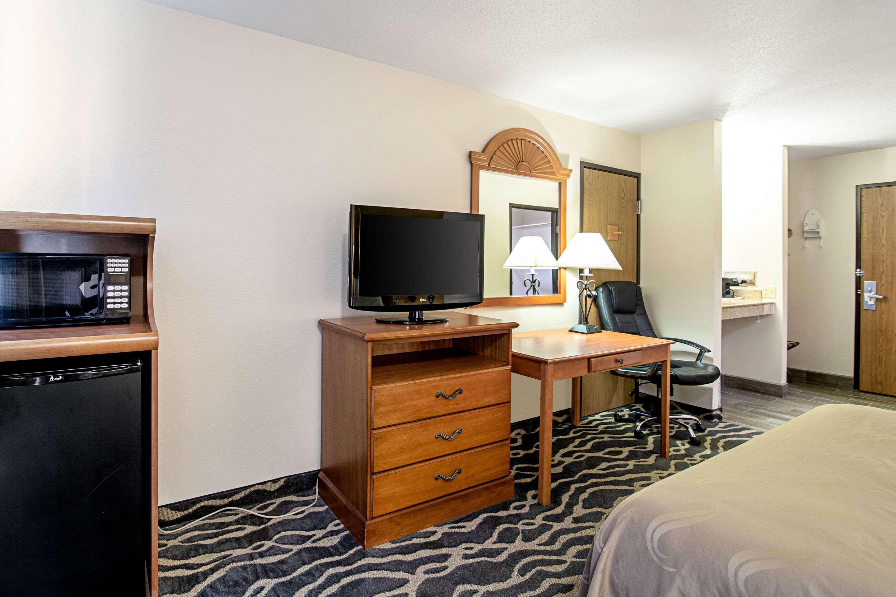 Quality Inn Huron Exterior photo