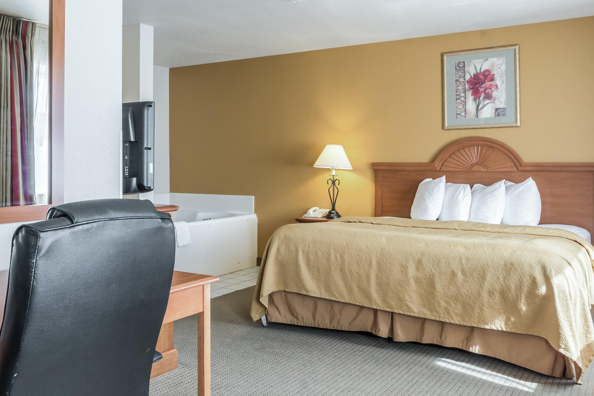Quality Inn Huron Exterior photo
