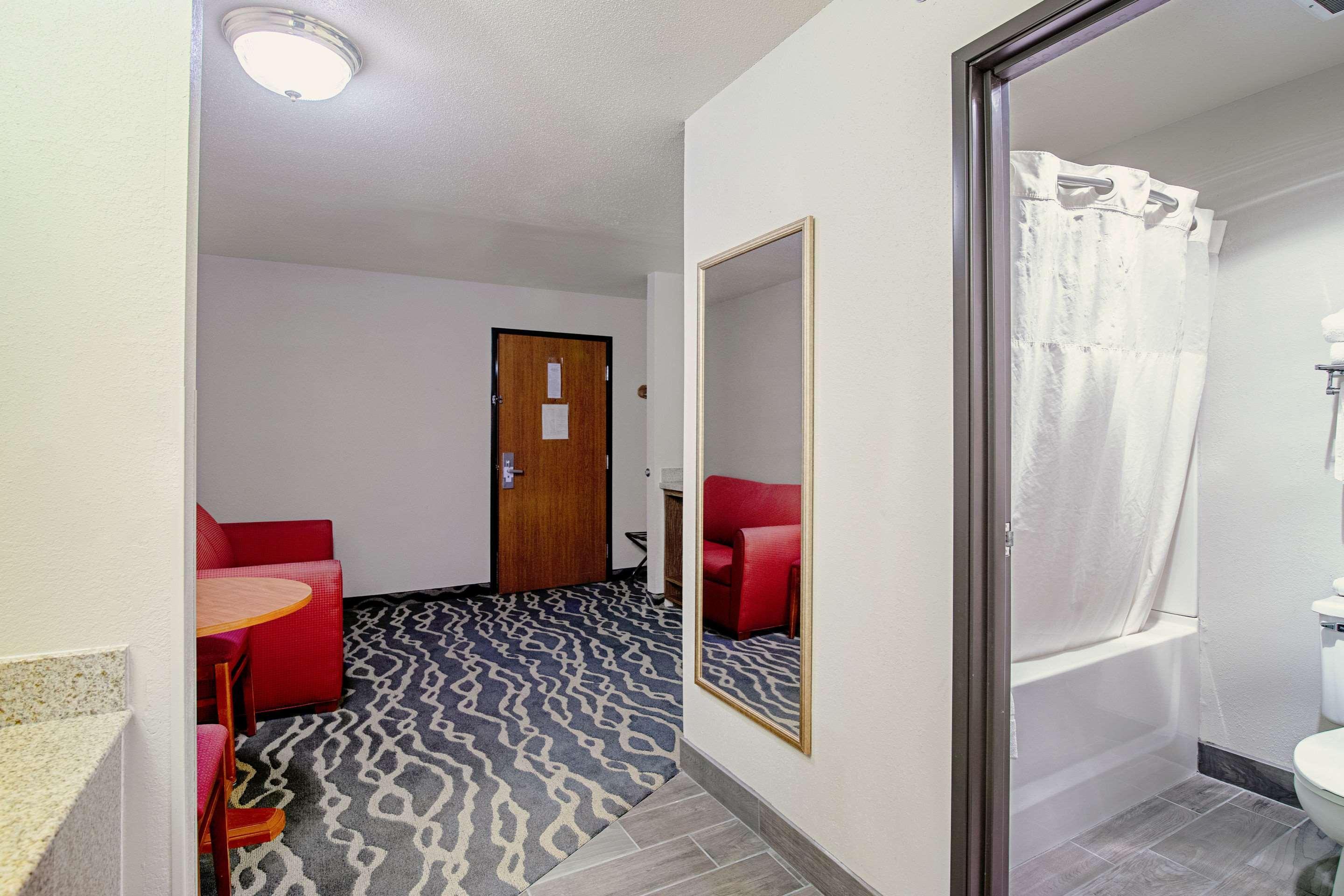 Quality Inn Huron Exterior photo