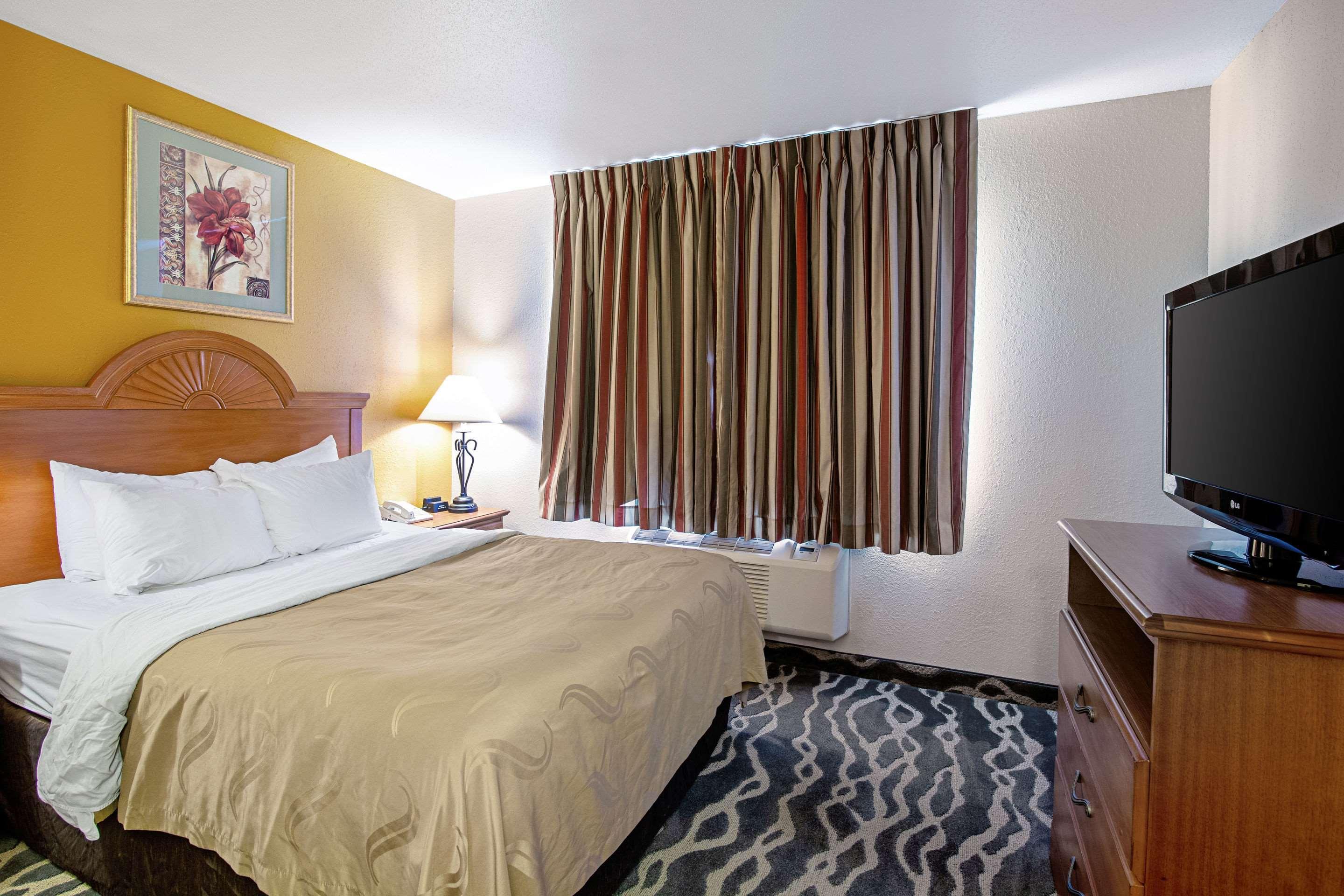 Quality Inn Huron Exterior photo
