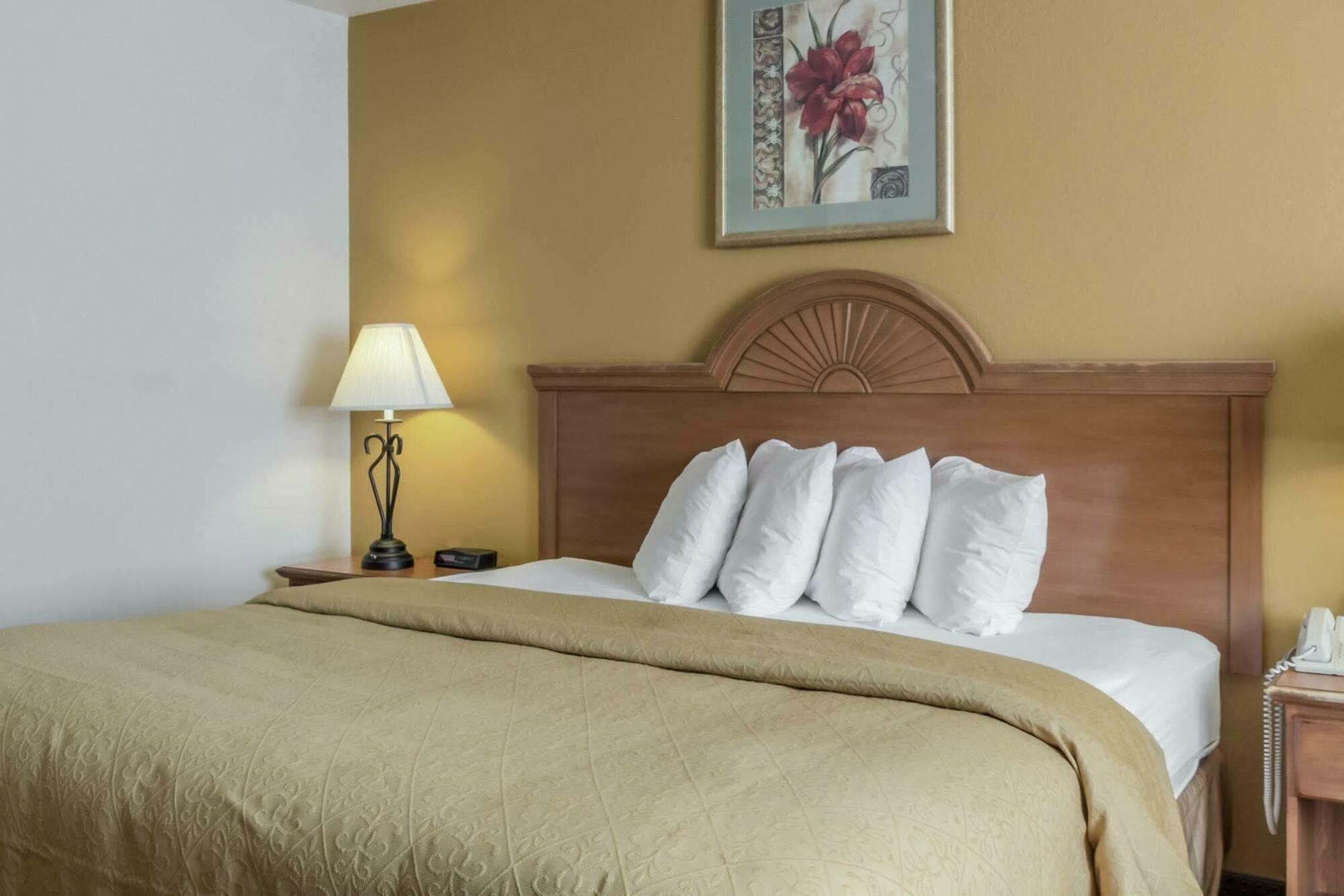 Quality Inn Huron Exterior photo